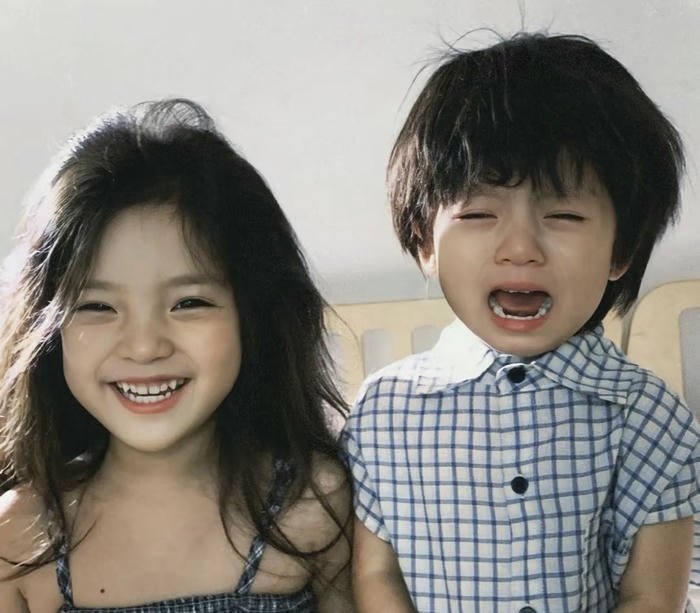 Sweet hug cute baby couple dp