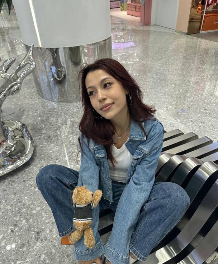 adorable calm vibe in teddy bear girl dp