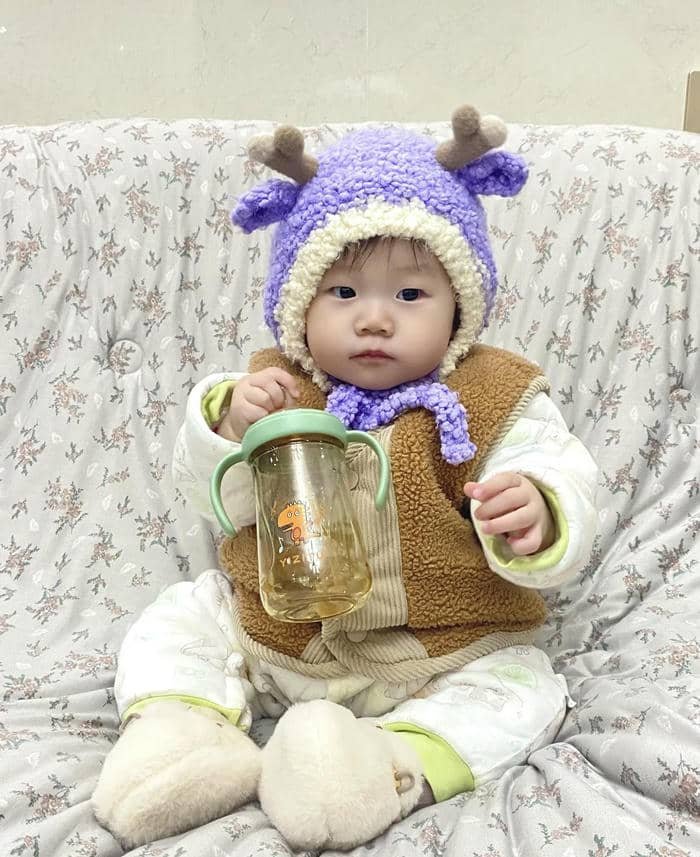 adorable presence in stylish cute baby girl dp