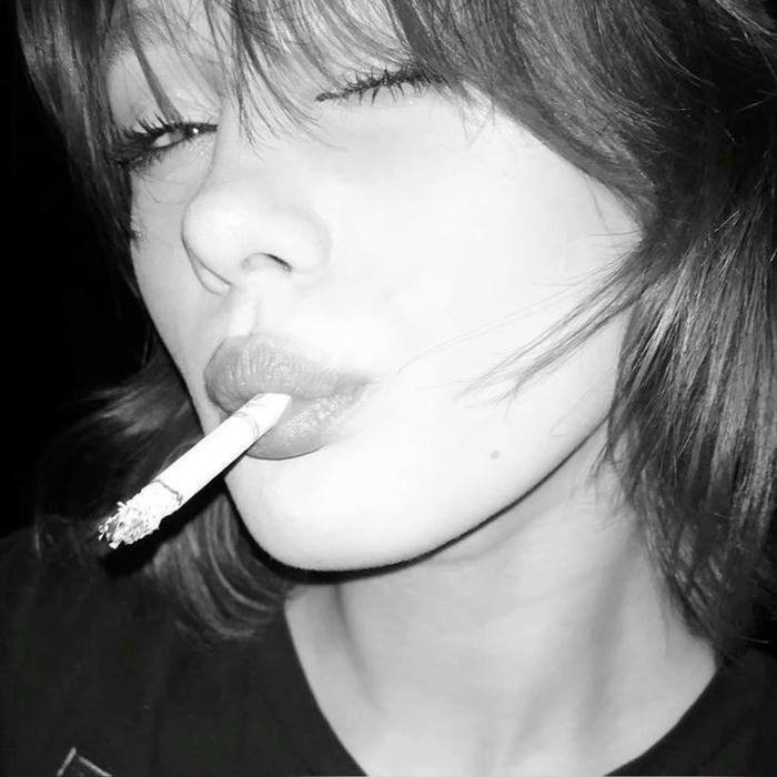 aesthetic Smoking Girl DP