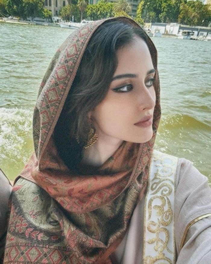 aesthetic mood hijab dp for girls