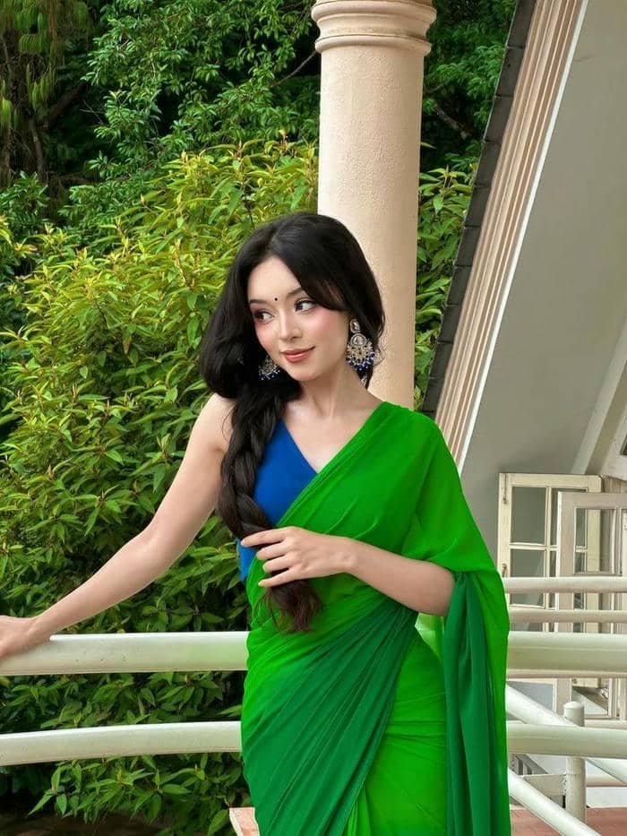 artistic marathi girls dp portrait style