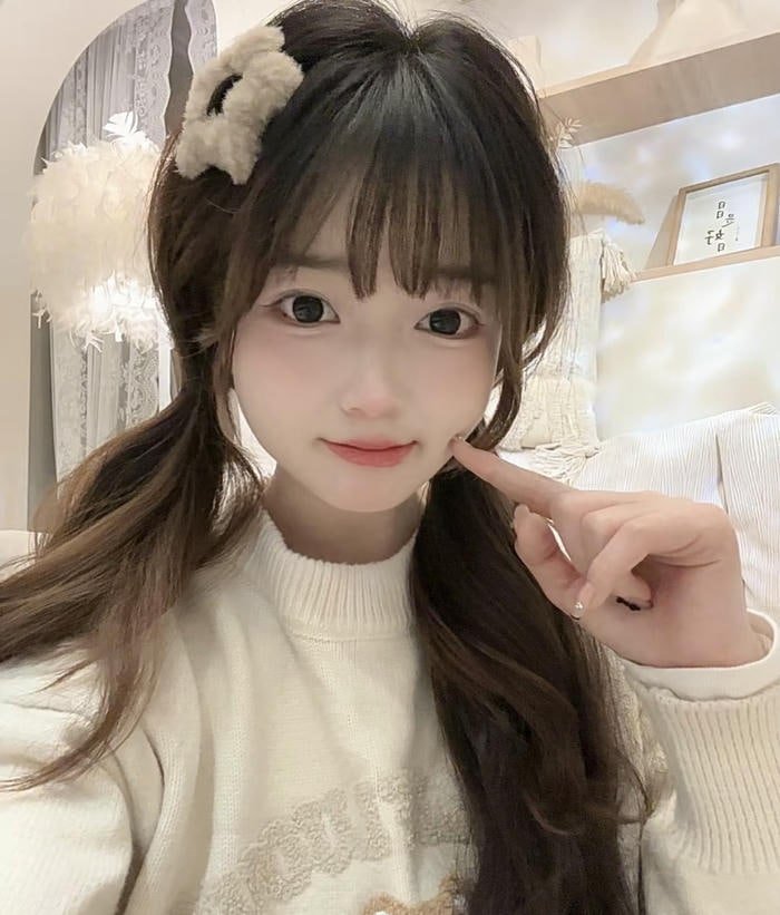 attitude-filled female pfp