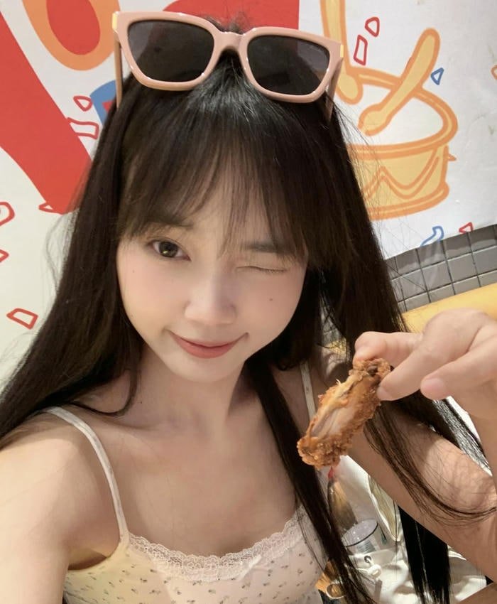 attitude girl dp pose