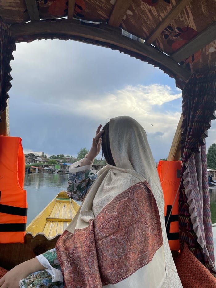 beautiful kashmiri girls dp traditional style