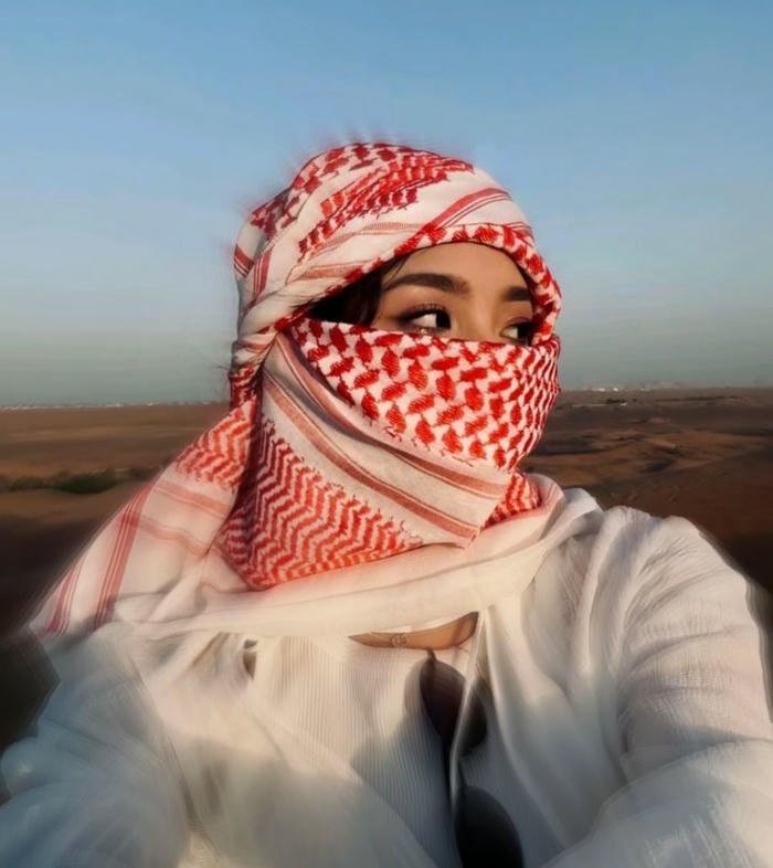 bright islamic girls dp cheerful look