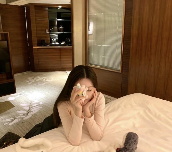 calm confidence in smart girl dp