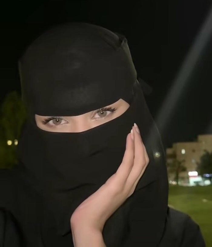 calm islamic girls dp serene image