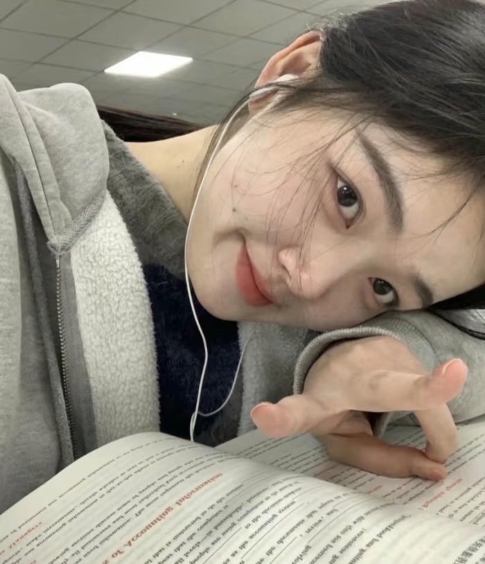 calm learning vibe in study girl dp