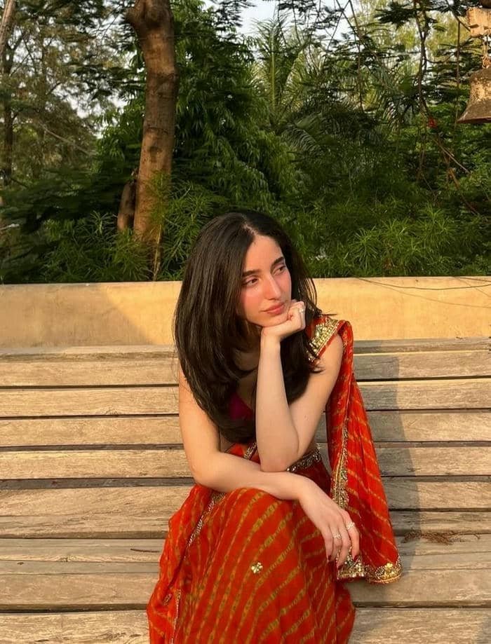 calm marathi girls dp serene portrait