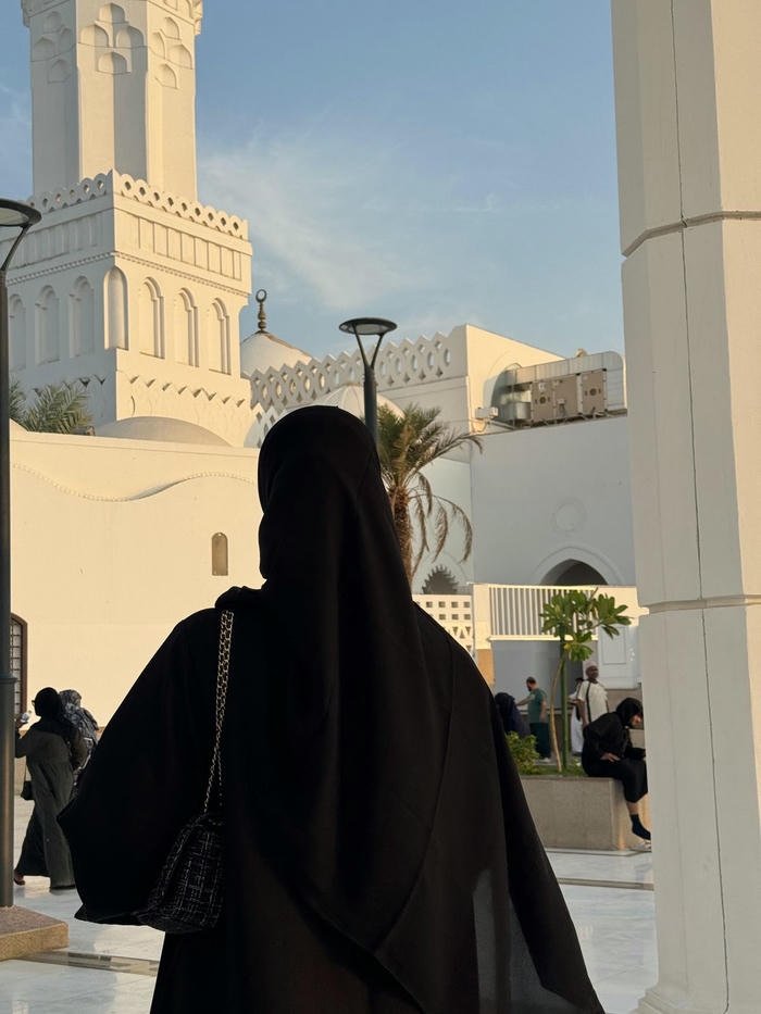 calm muslim girl dp serene look