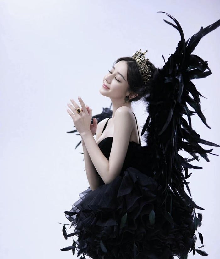 classic black portrait for girls