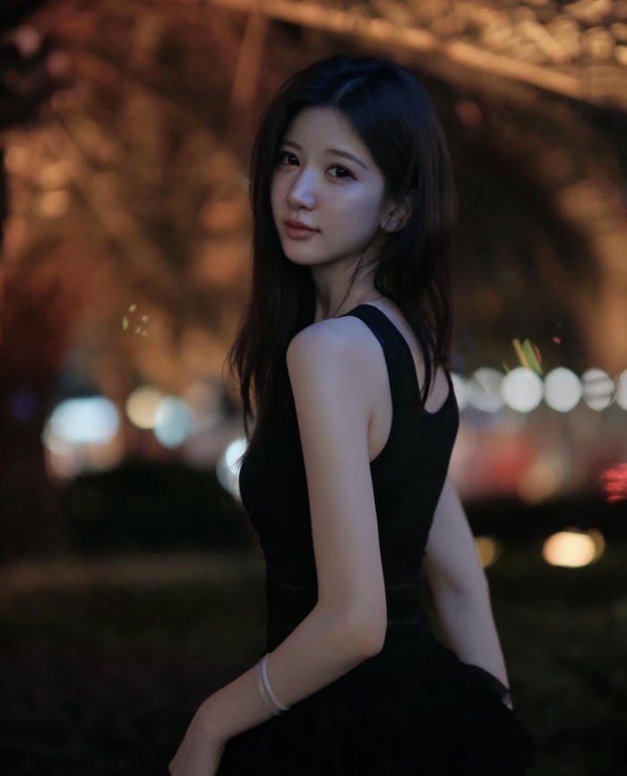 cool outline for shadow girl dp