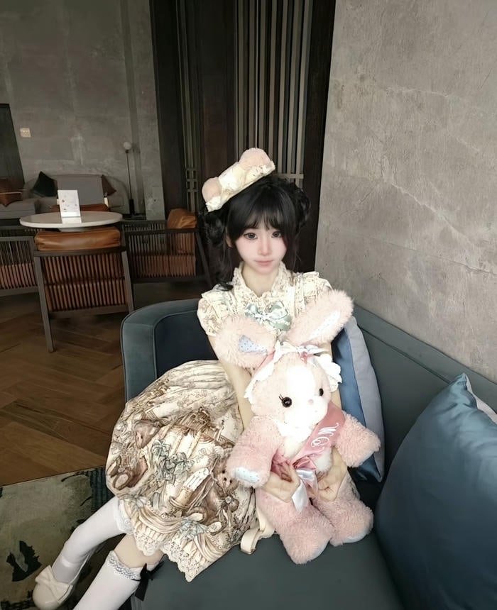 cozy room vibe in teddy bear girl dp