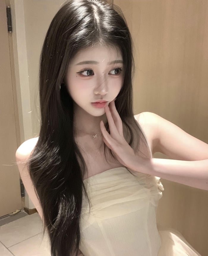 cute expression in stylish cute baby girl dp