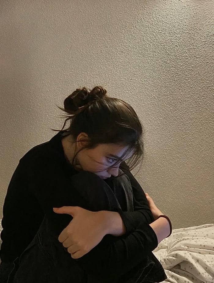 dark lonely girl dp moody portrait