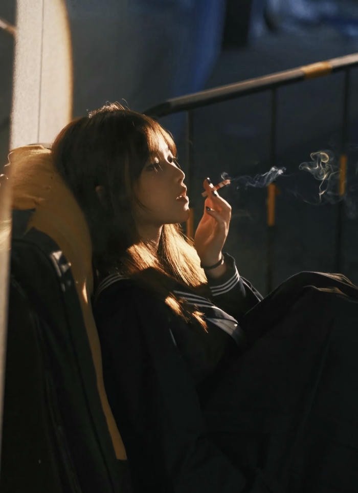 dark urban mood for smoking girl dp