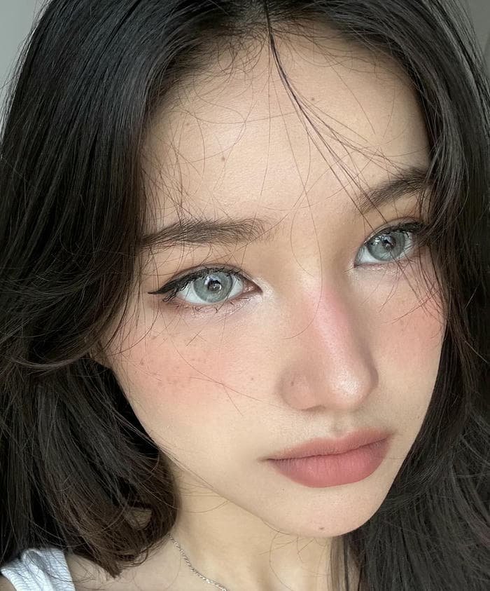 deep look portrait dp