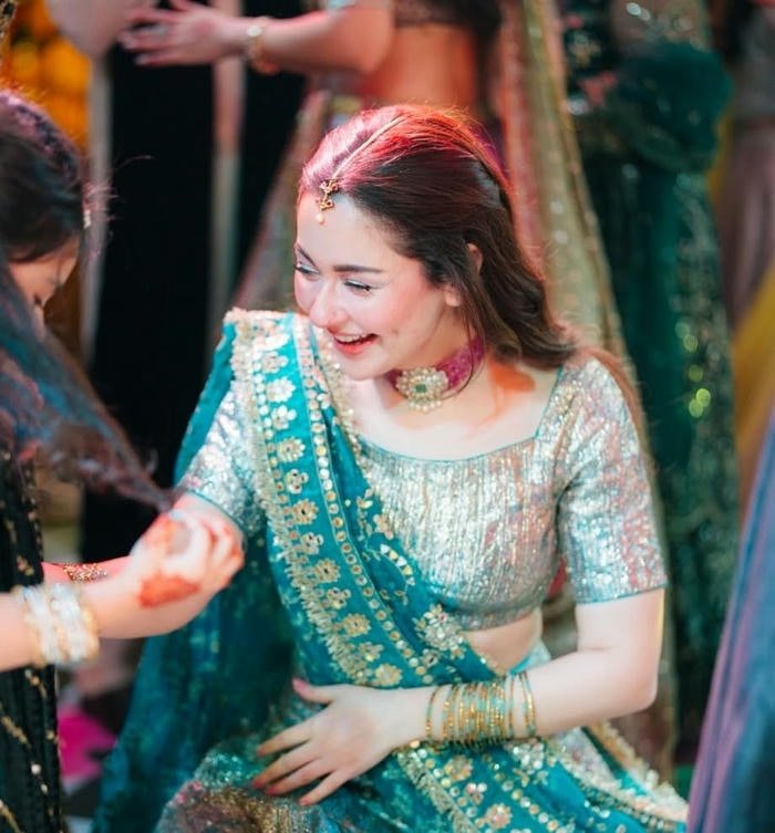 delicate indian girl dp graceful vibe