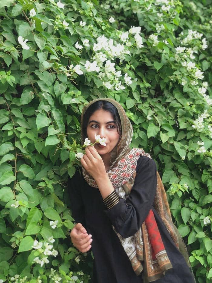 delicate punjabi girls dp graceful vibe