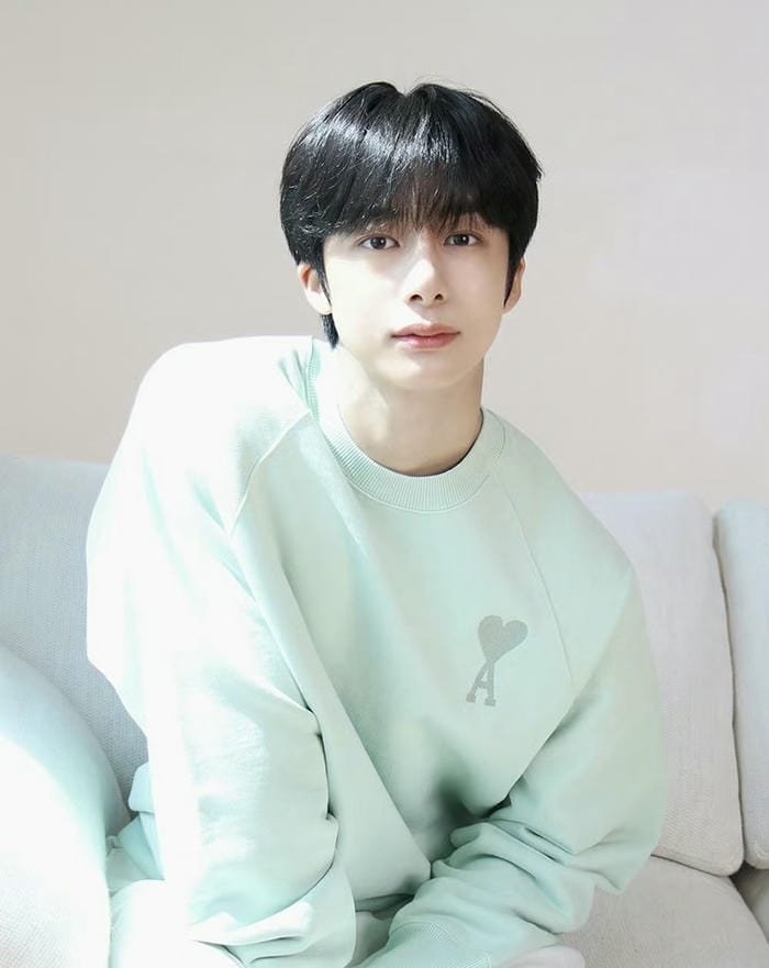 download silent boy aesthetic