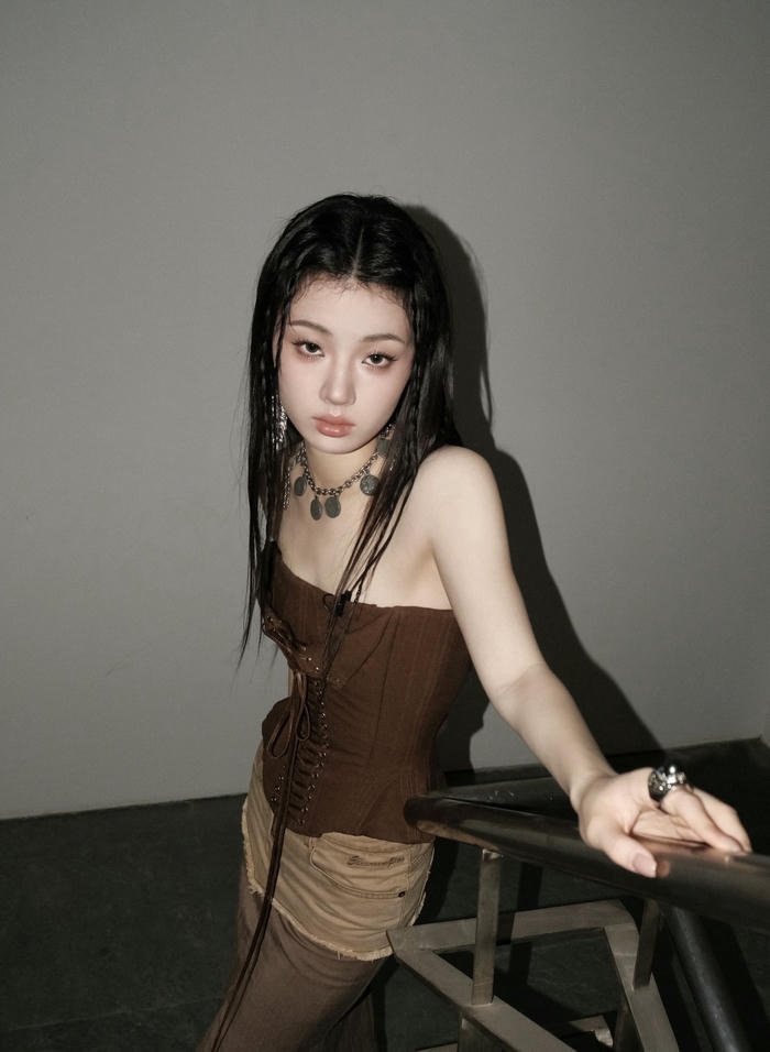 dynamic naughty girl dp playful style