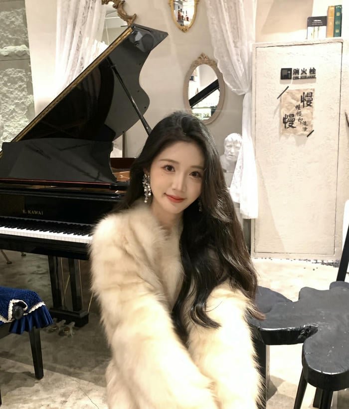 earrings detail in girl profile