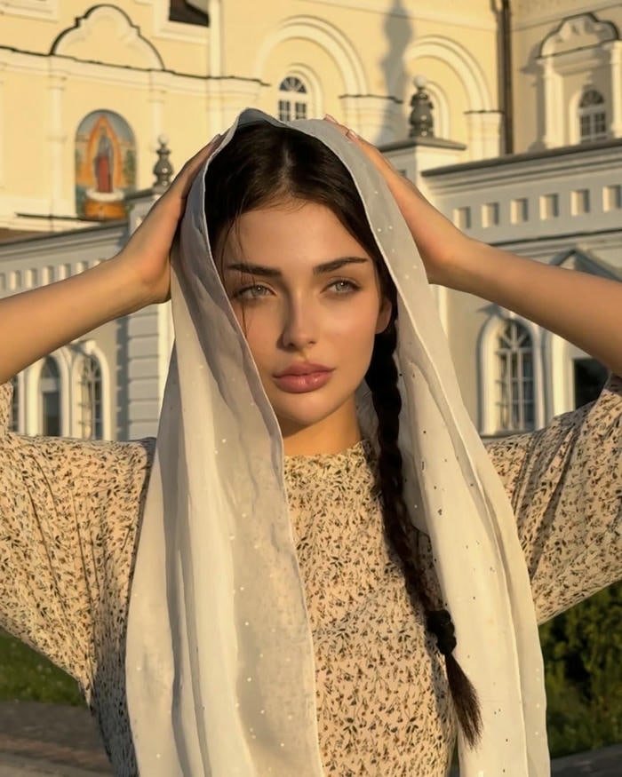 elegant hijab dp for girls image