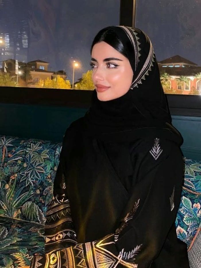 elegant style hijab dp for girls