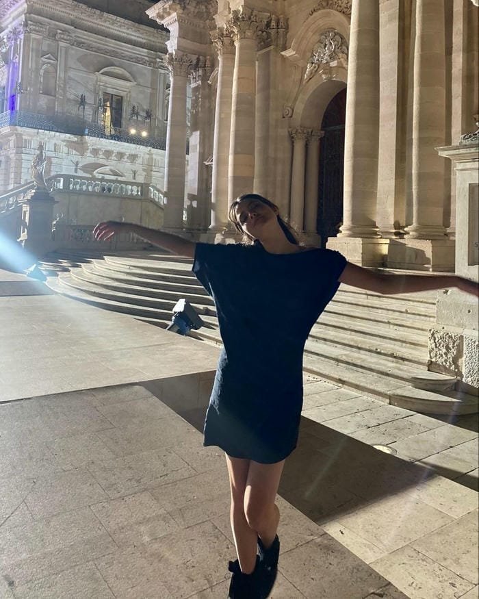 emotional lonely girl dp portrait style