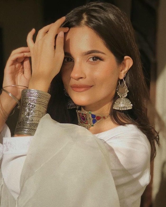 ethnic indian girl dp traditional fashion