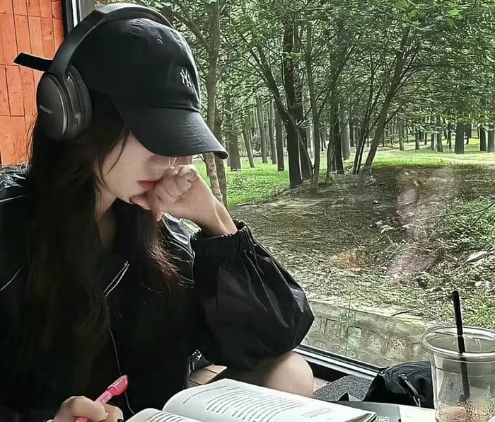 exam focus girl image