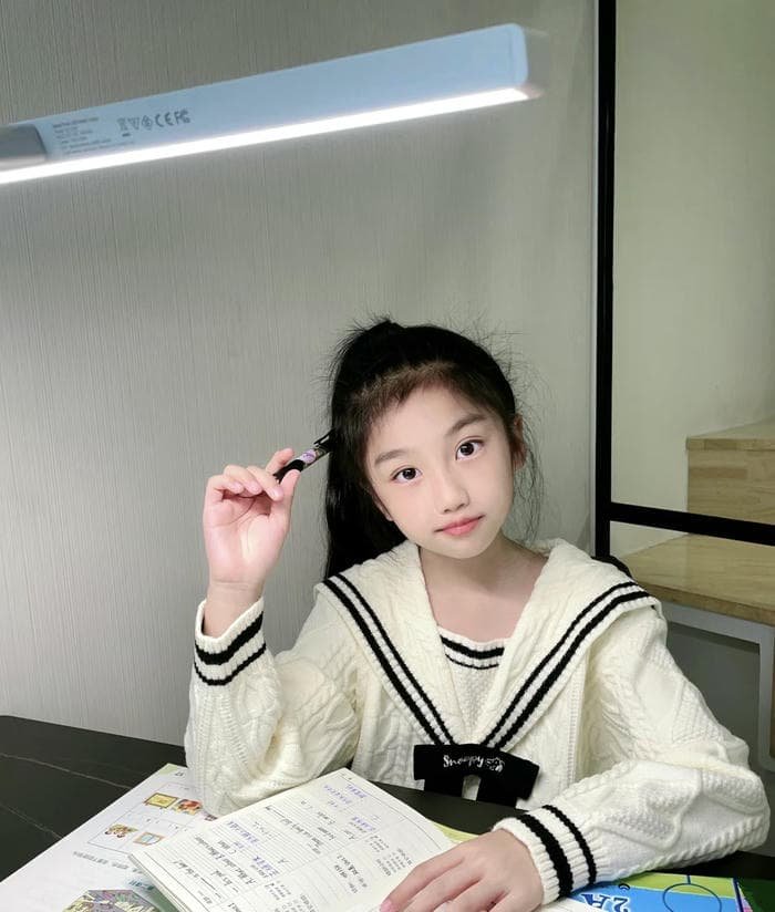 exam thinking girl pic