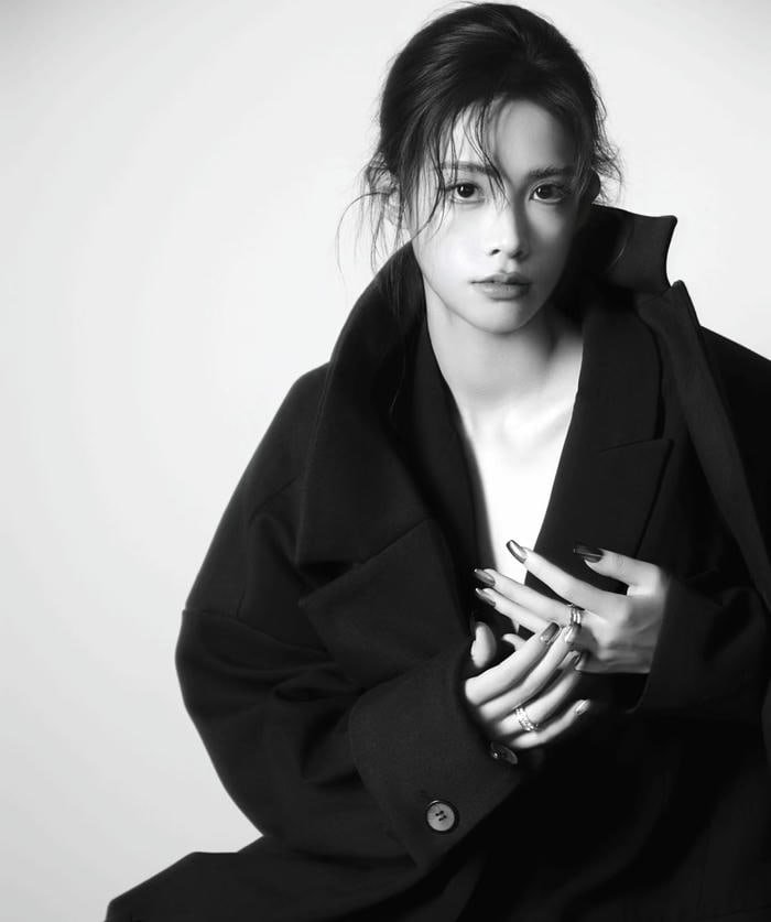 fashion girl dp in black