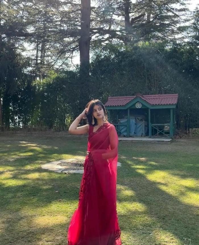 fashionable marathi girls dp modern vibe