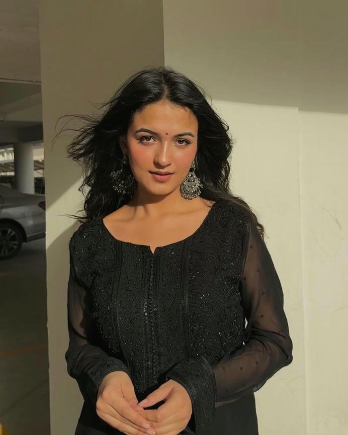 fresh kashmiri girls dp natural beauty