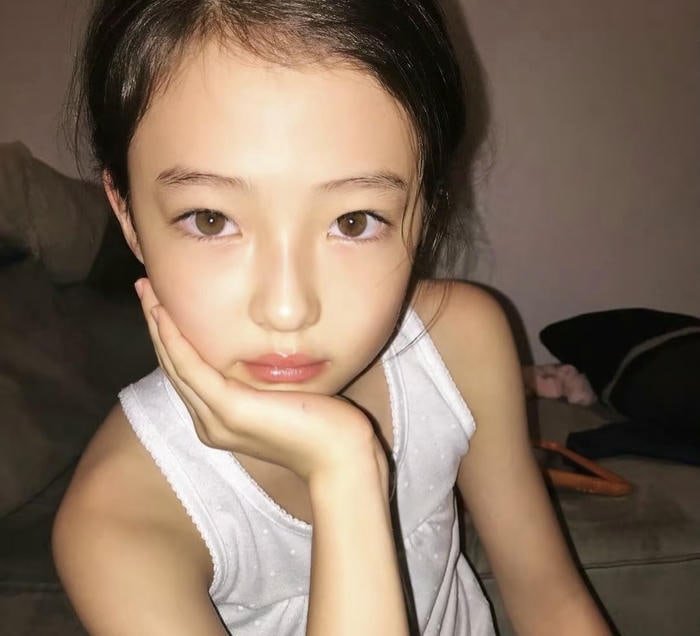 fresh portrait for smart girl dp