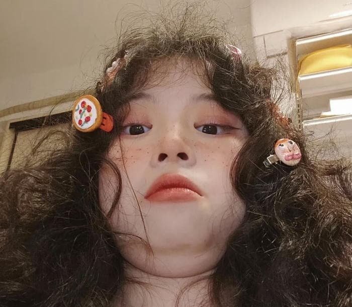 funny girl profile photo