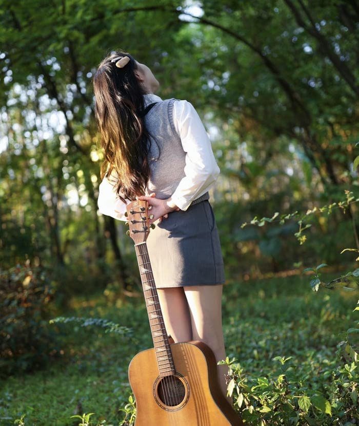 gentle chords in guitar girl dp