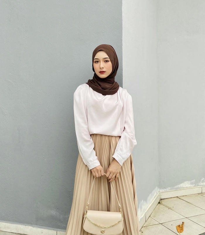 graceful profile dp for girl portrait