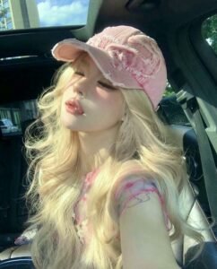 happy glow in happy girl dp