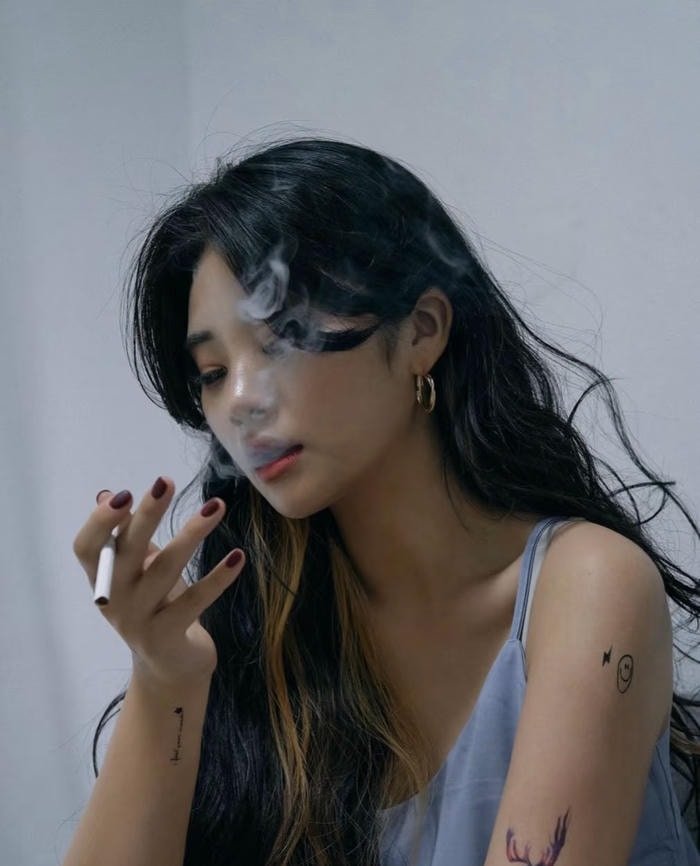 hazy vibe for smoking girl dp