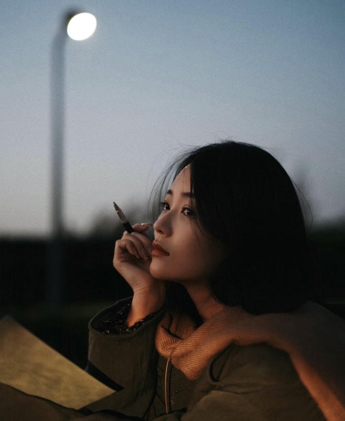 heavy mood around girls sad dp