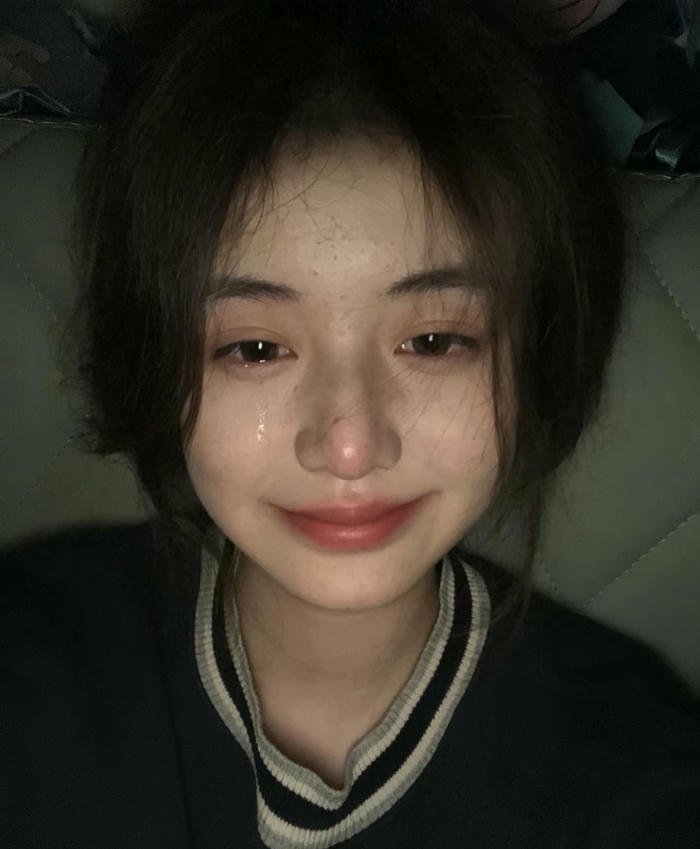 hurt eyes in girls sad dp