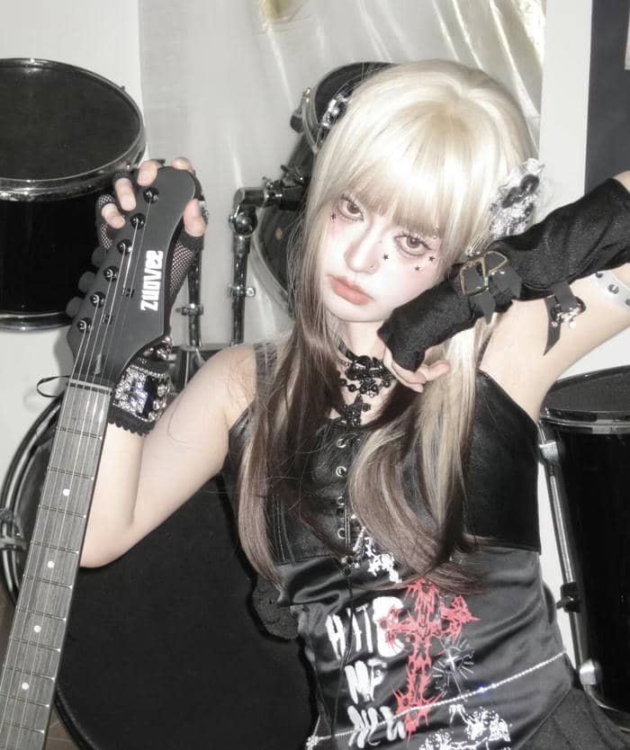 hyper girl display image