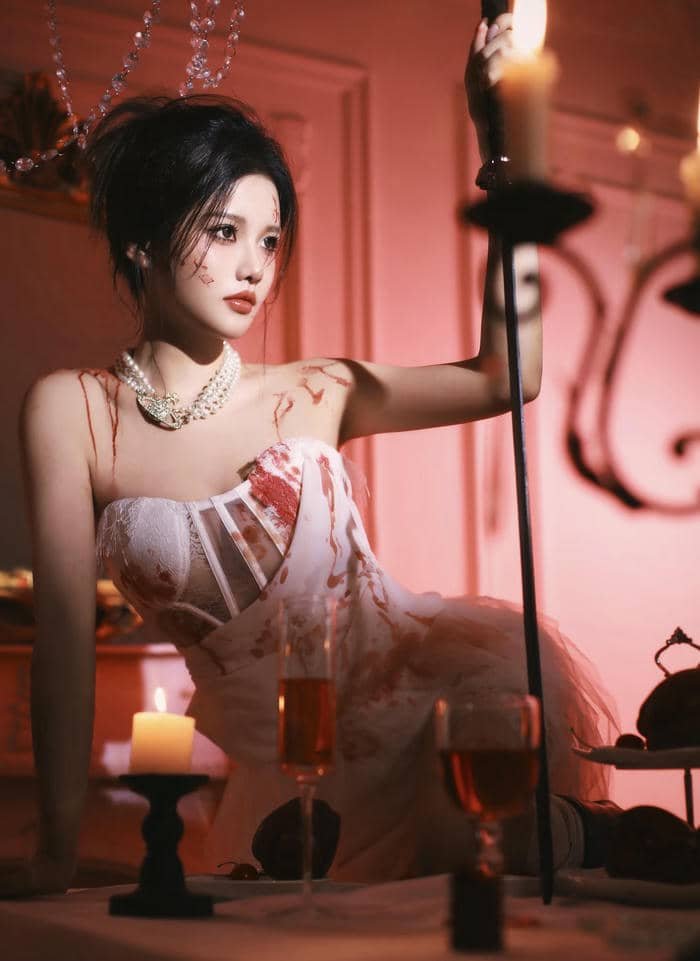 intense mood female dp