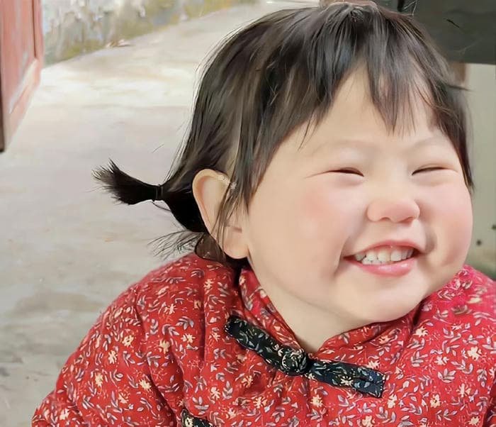 joyful girl dp capture