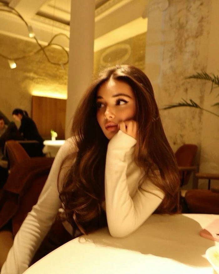 lonely girl dp peaceful sad aesthetic