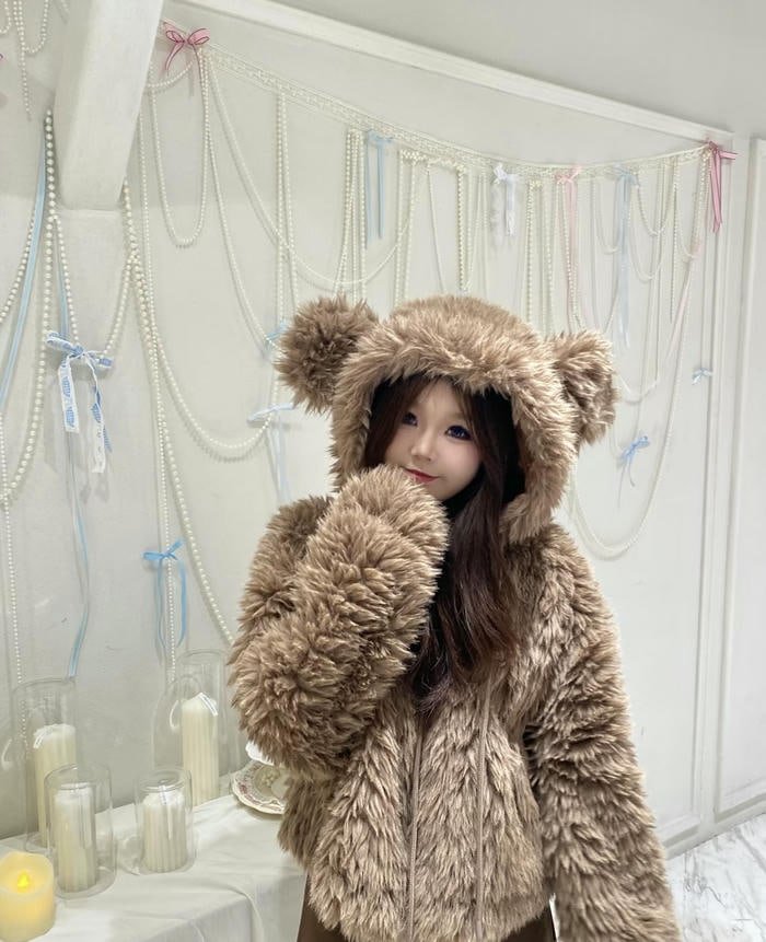 lovely tenderness in teddy bear girl dp