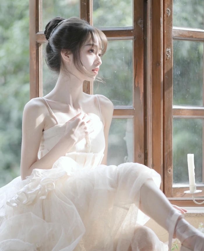 minimal love dp for girls look